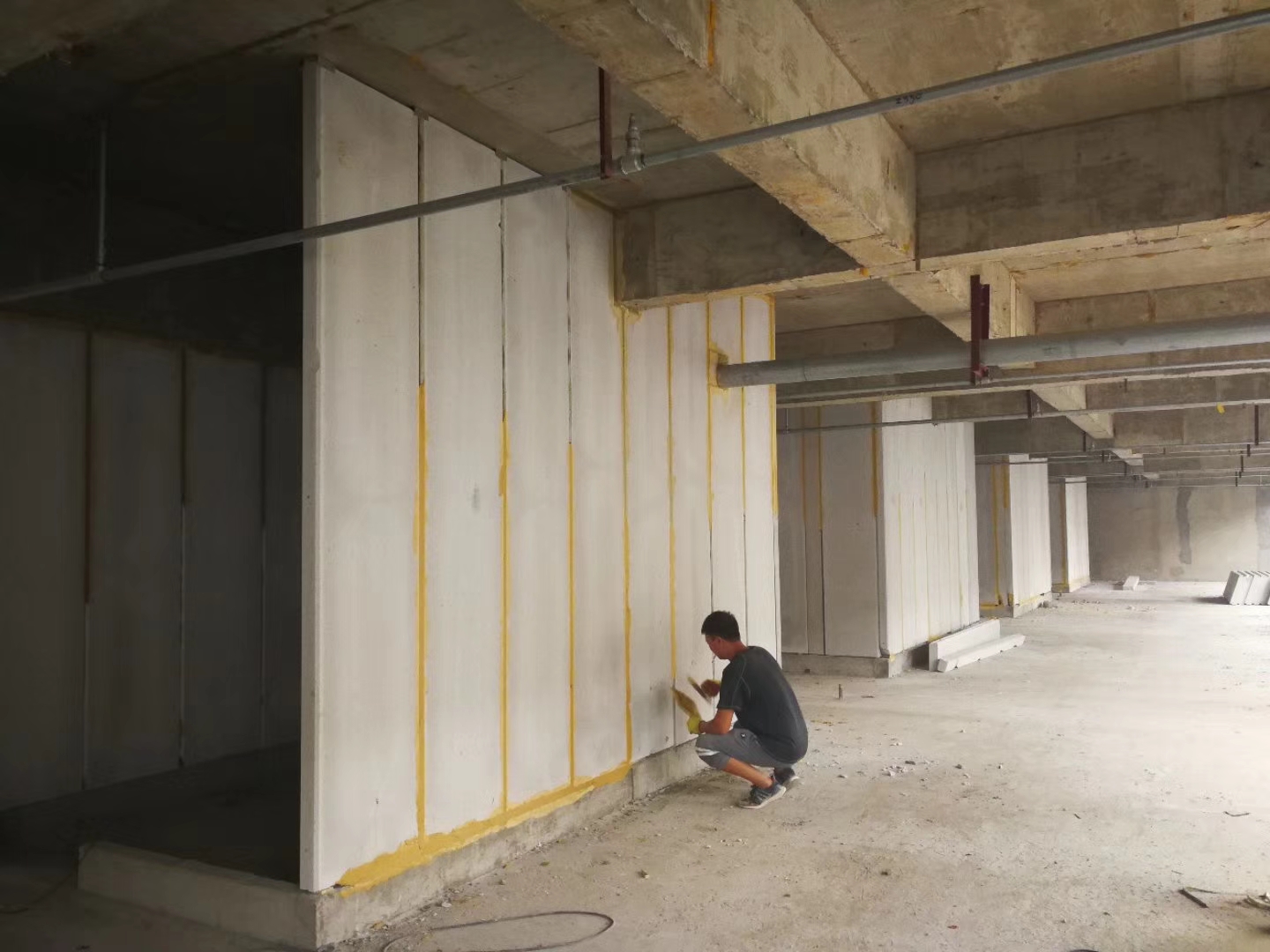吴堡无机发泡轻骨料混凝土隔墙板施工技术性能研究